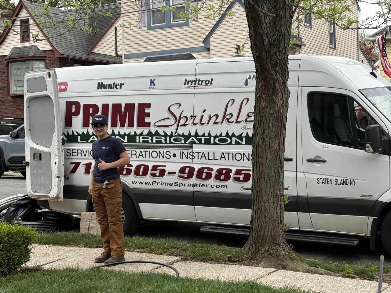 Prime Sprinkler van graphics and service lettering
